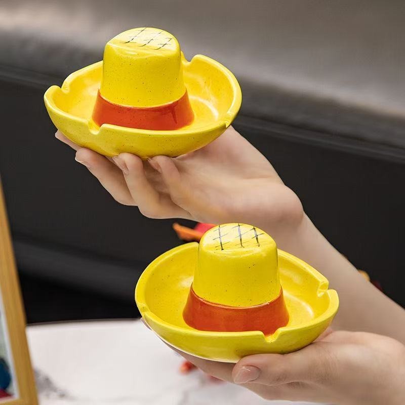One Piece Straw Hat - ワンピースルフィ二次元アニメ周辺機器クリエイティブ麦わら帽子形状ホームリビングルーム灰皿デスクトップ装飾装飾品